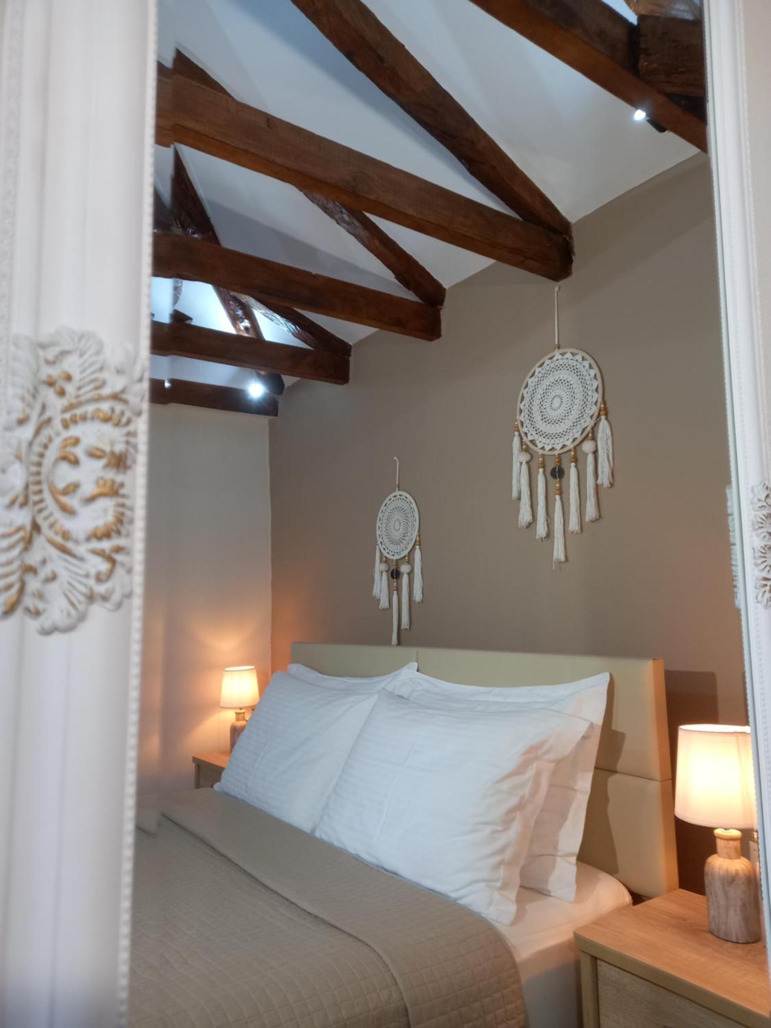Panthea Apartment *